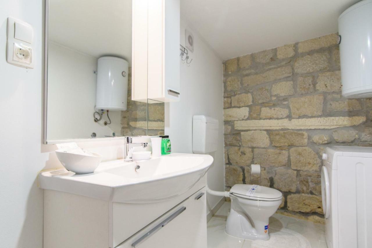 Studio Apartman Rea Trogir Buitenkant foto