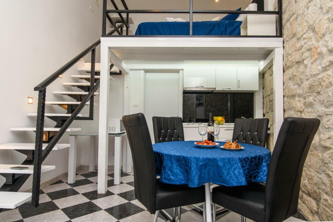 Studio Apartman Rea Trogir Buitenkant foto