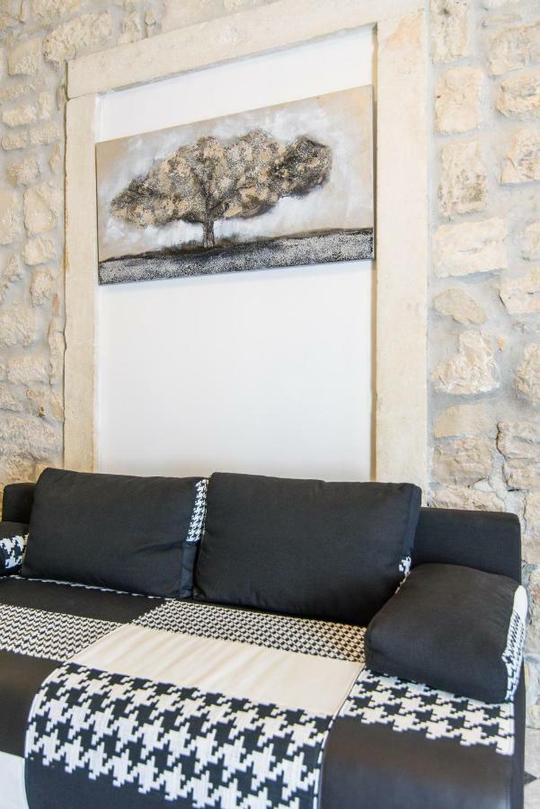 Studio Apartman Rea Trogir Buitenkant foto