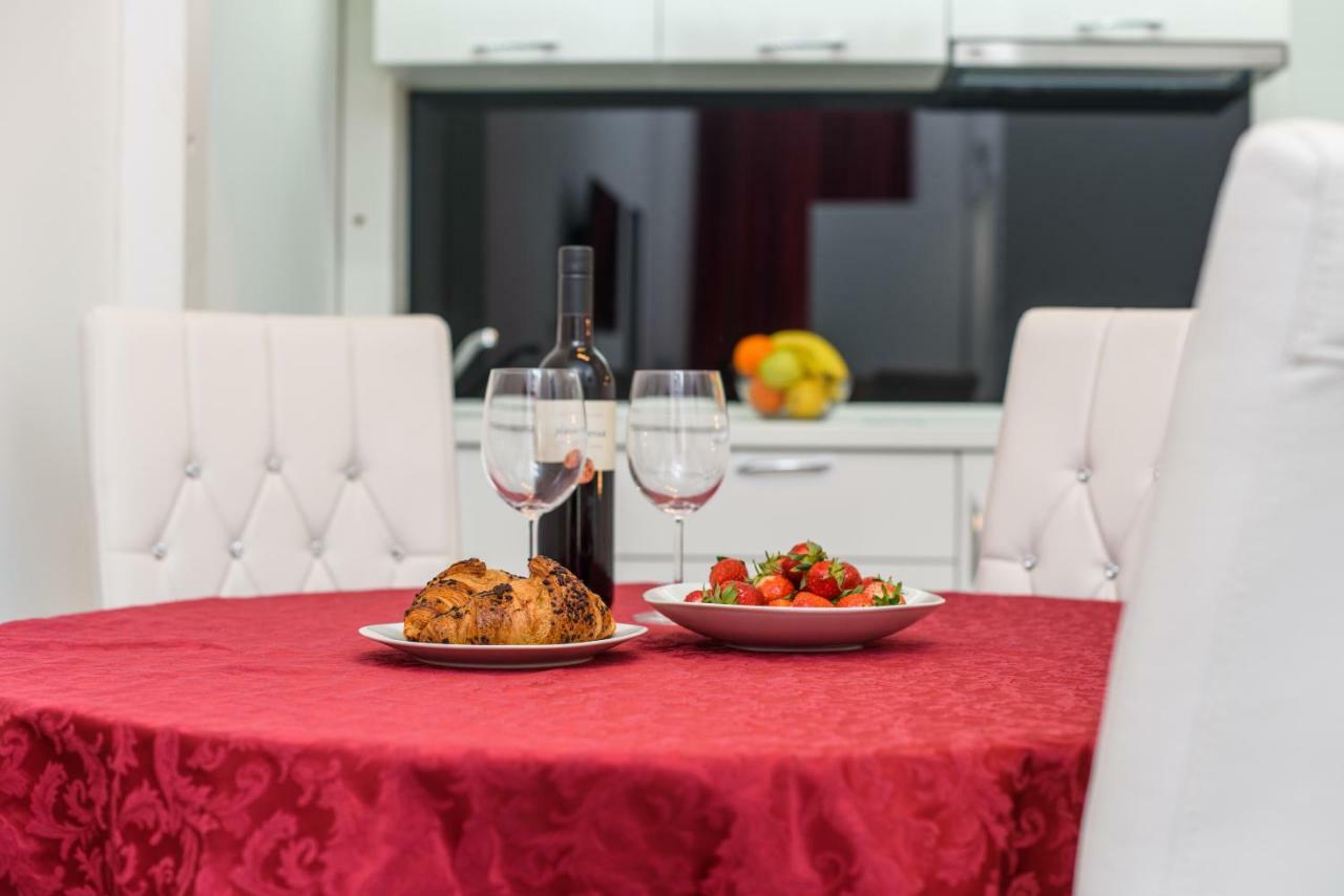 Studio Apartman Rea Trogir Buitenkant foto