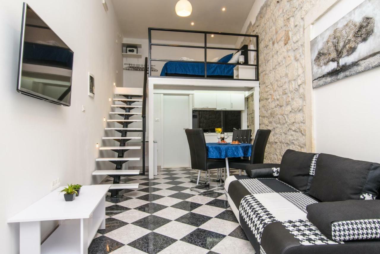 Studio Apartman Rea Trogir Buitenkant foto